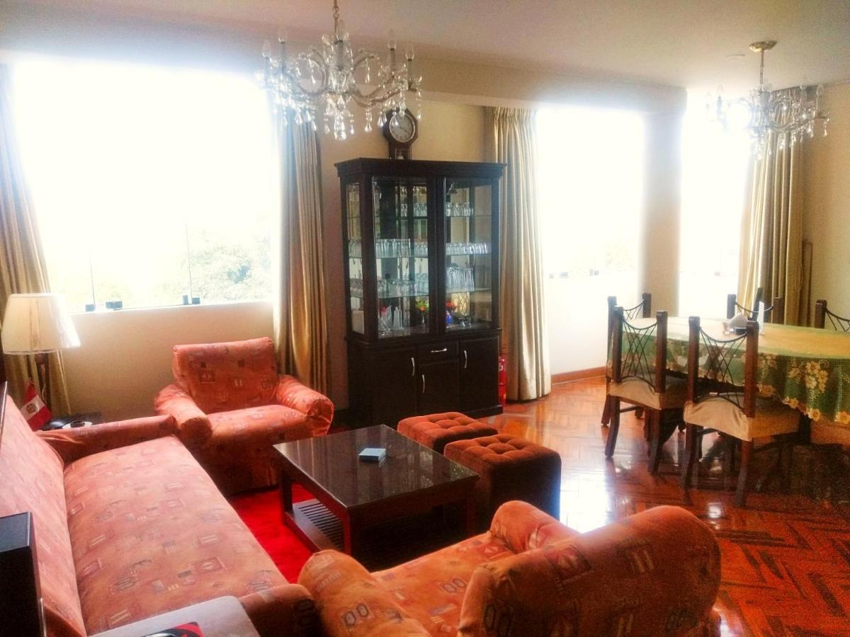 Хостел Lima Backpackers Екстер'єр фото
